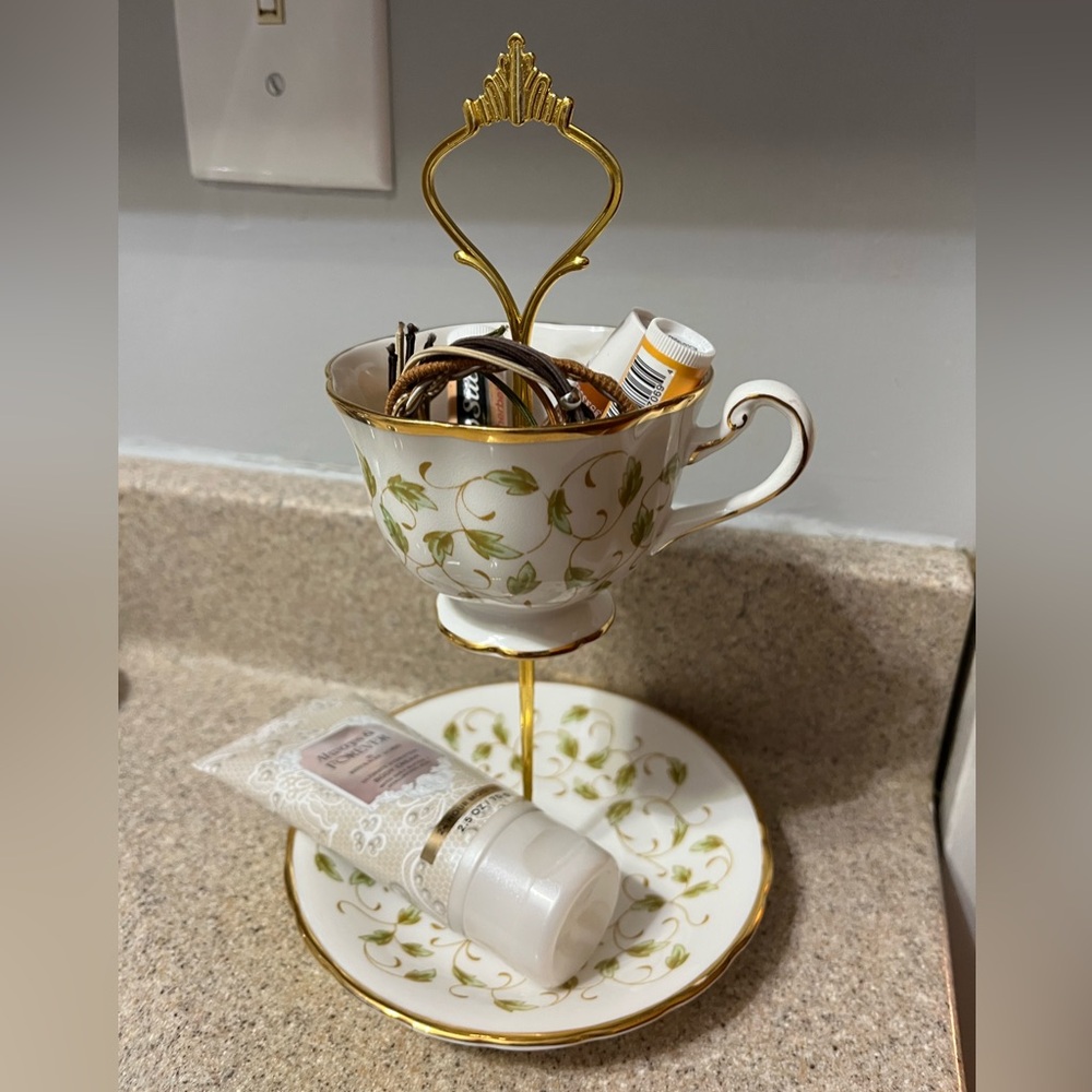 Vintage Tea Cup and Saucer Trinket Holder - Picture 4 of 11